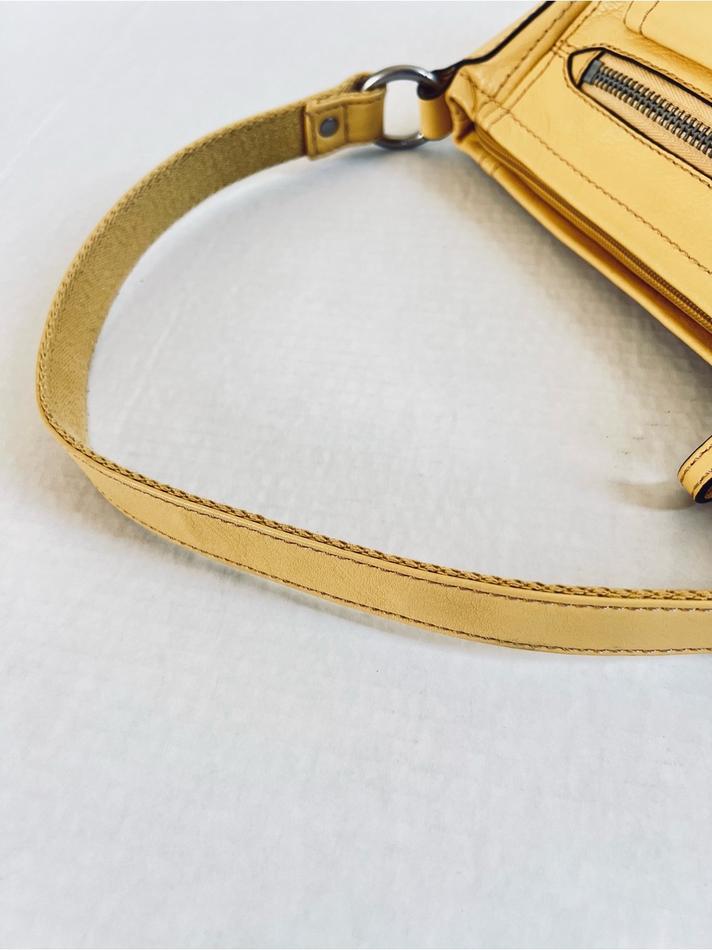 Fossil VTG Long Live Vintage 1954 Pale Yellow Leather Baguette Shoulder Bag - Picture 11 of 15